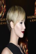 Jennifer Lawrence Red Carpet Photos From THE HUNGER GAMES: CATCHING FIRE Movie Premiere in Paris