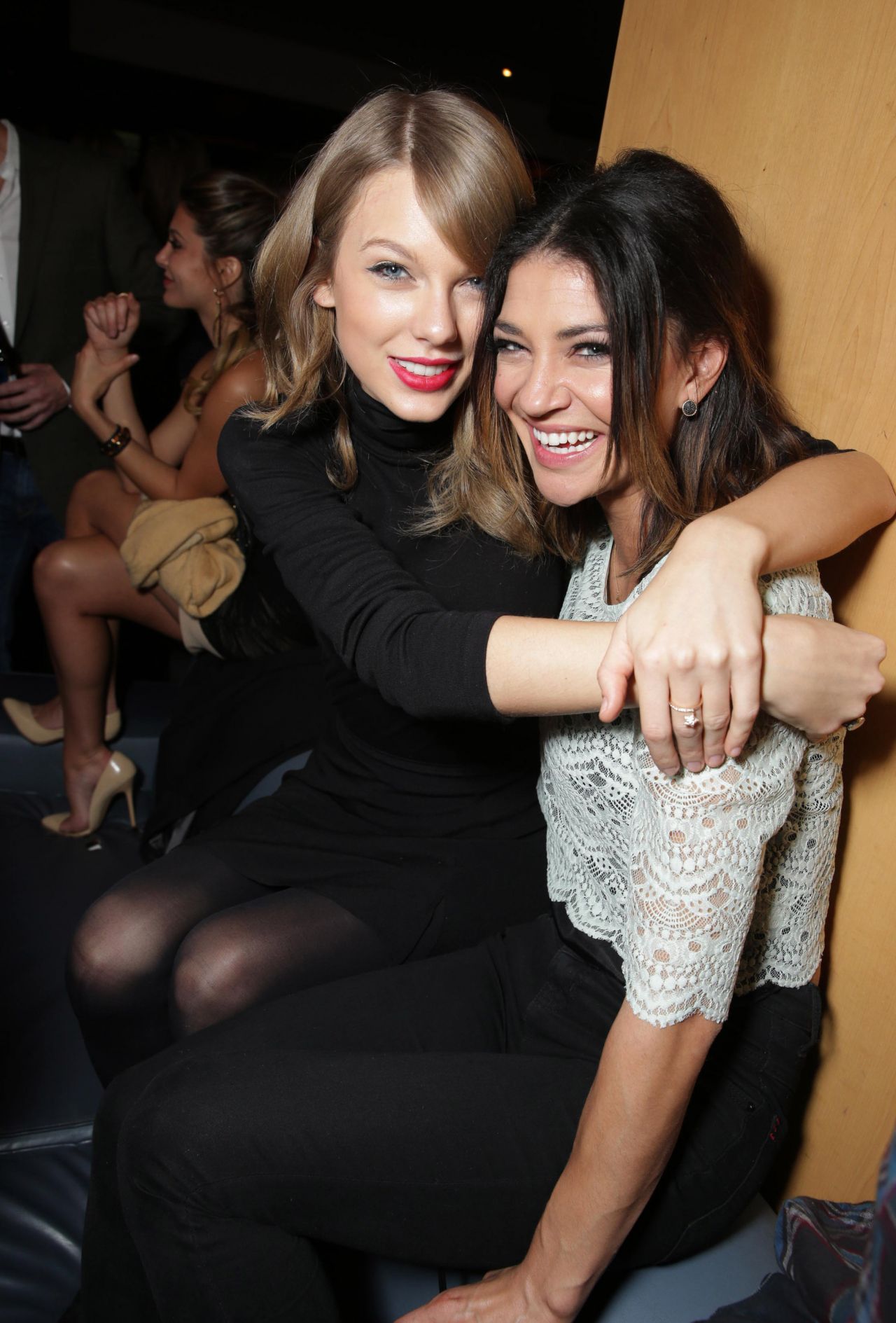 THAT AWKWARD MOMENT Red Carpet in Los Angeles - Taylor Swift & Jessica Szohr